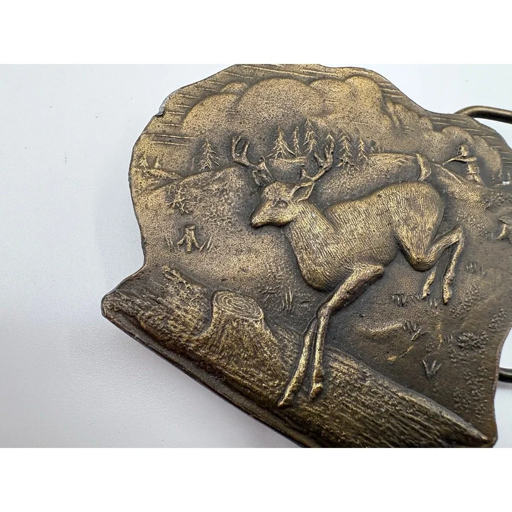Vintage‎ 1976 Brass Deer Belt Buckle Hunting Scene Wilderness